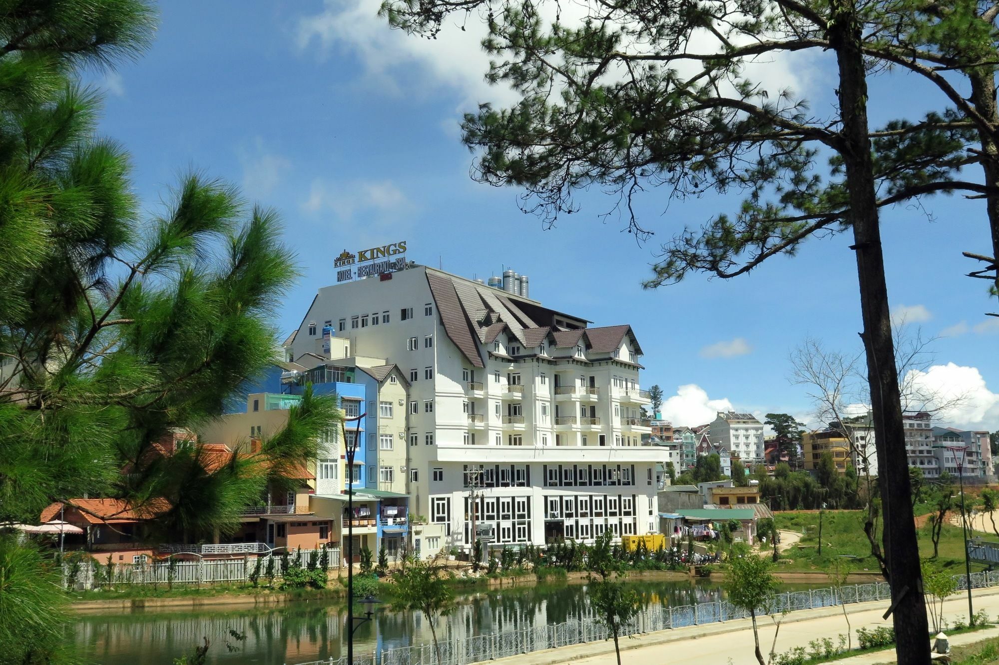 Kings Hotel Dalat מראה חיצוני תמונה